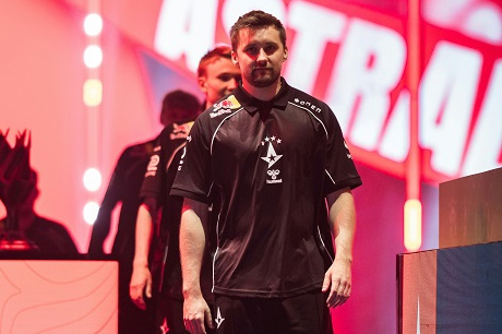 Astralis官方粉絲俱樂(lè)部盛贊HooXi：他是個(gè)大英雄！