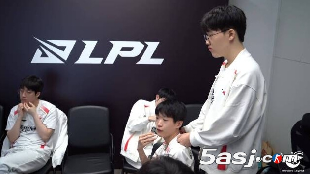 首次晉級國際性比賽！AL 3-2終結(jié)BLG不敗神話 斬獲LPL首張MSI門票