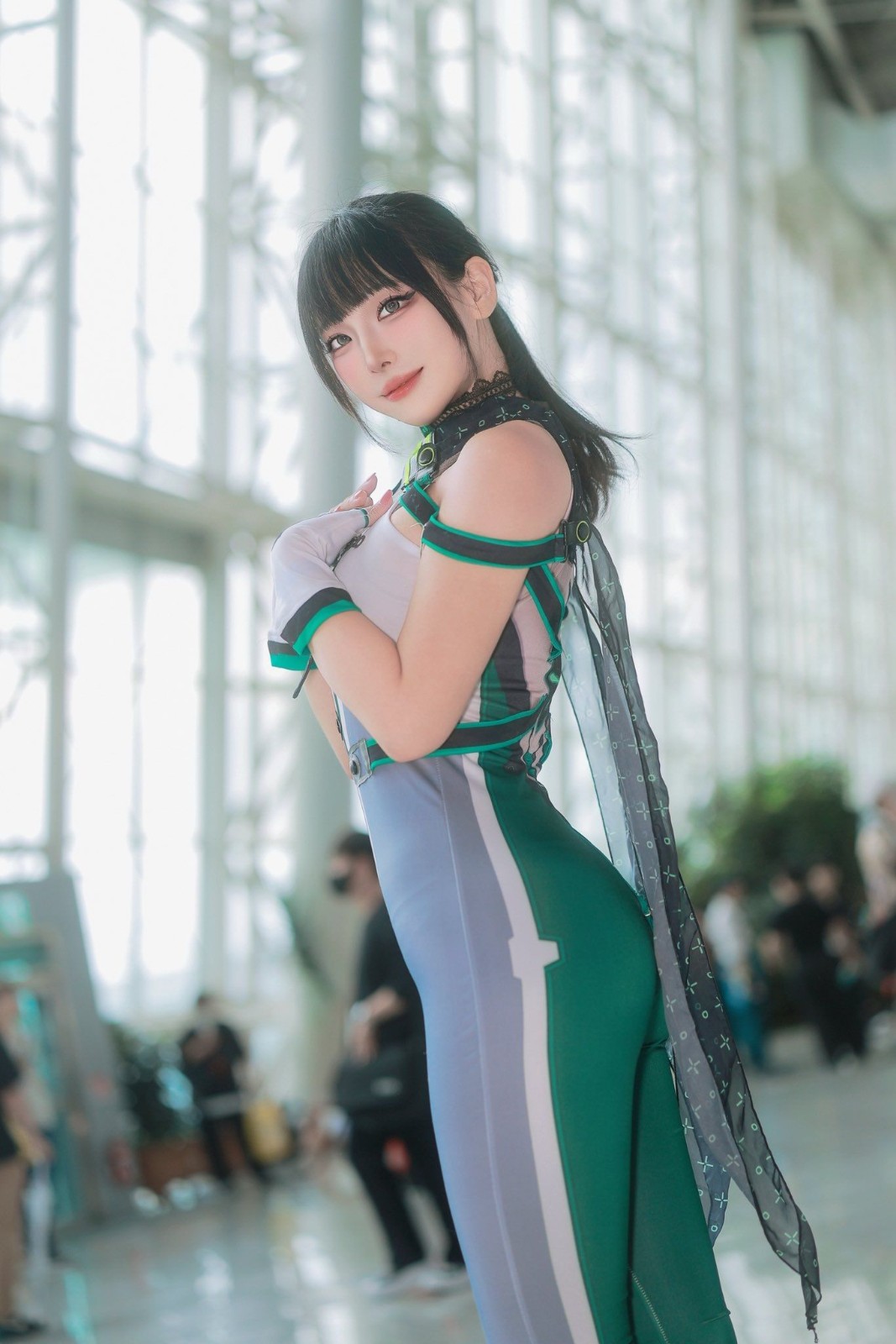 國外美女NOE分享Cos《劍星》伊芙作品 完美曲線誘人身材