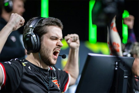 EPL S22地獄歸來(lái)！FaZe 2-1逆轉(zhuǎn)Aurora絕處逢生，大表哥