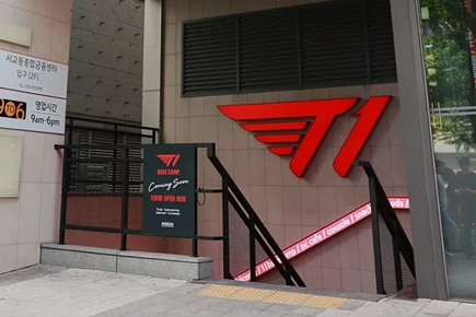 T1無畏契約分部官宣與冠軍教練Autumn解約，功勛教練組全員離隊(duì)