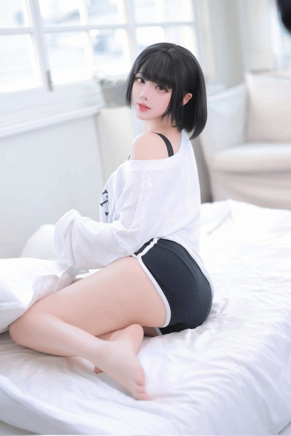 韓國知名Coser Yasal分享最新Cos美圖：《妮姬》小紅帽，《英雄聯(lián)盟》女槍，刃影姐姐