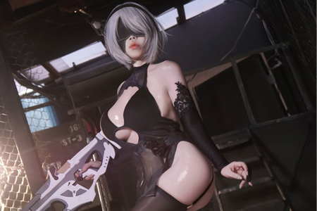 日本美女最新Cos 2B小姐姐作品，黑絲肉腿，這誰頂?shù)米。? title=