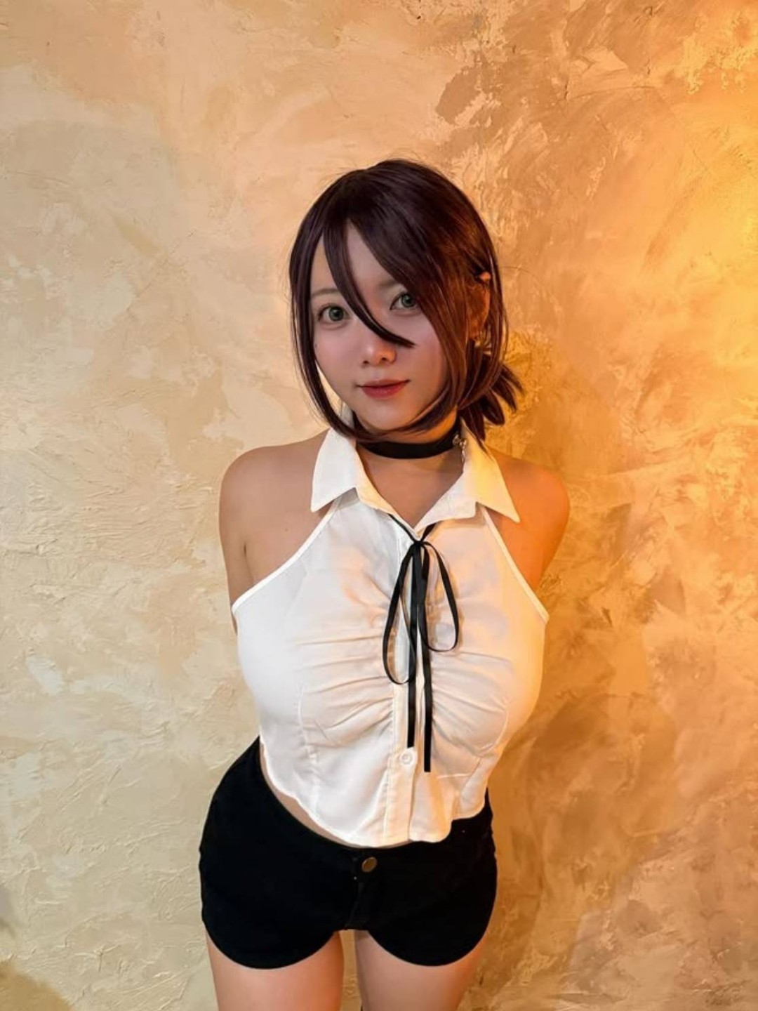 日本網(wǎng)紅まりちゃん 福利圖：擁有精致五官，傲人胸圍