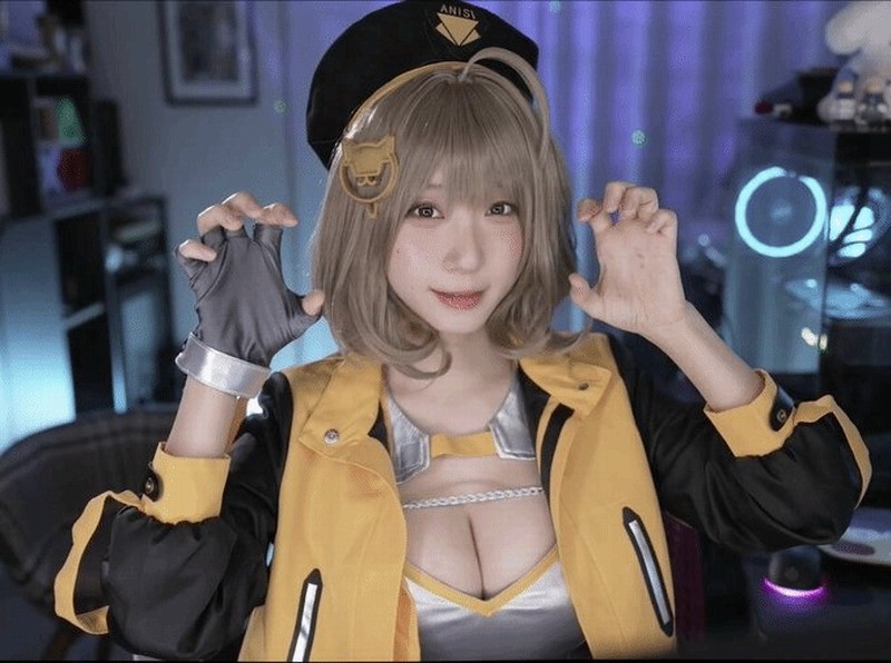 日本寫(xiě)真明星伊織萌分享最新《妮姬》阿妮斯Cos美圖，超大杯純欲天花板