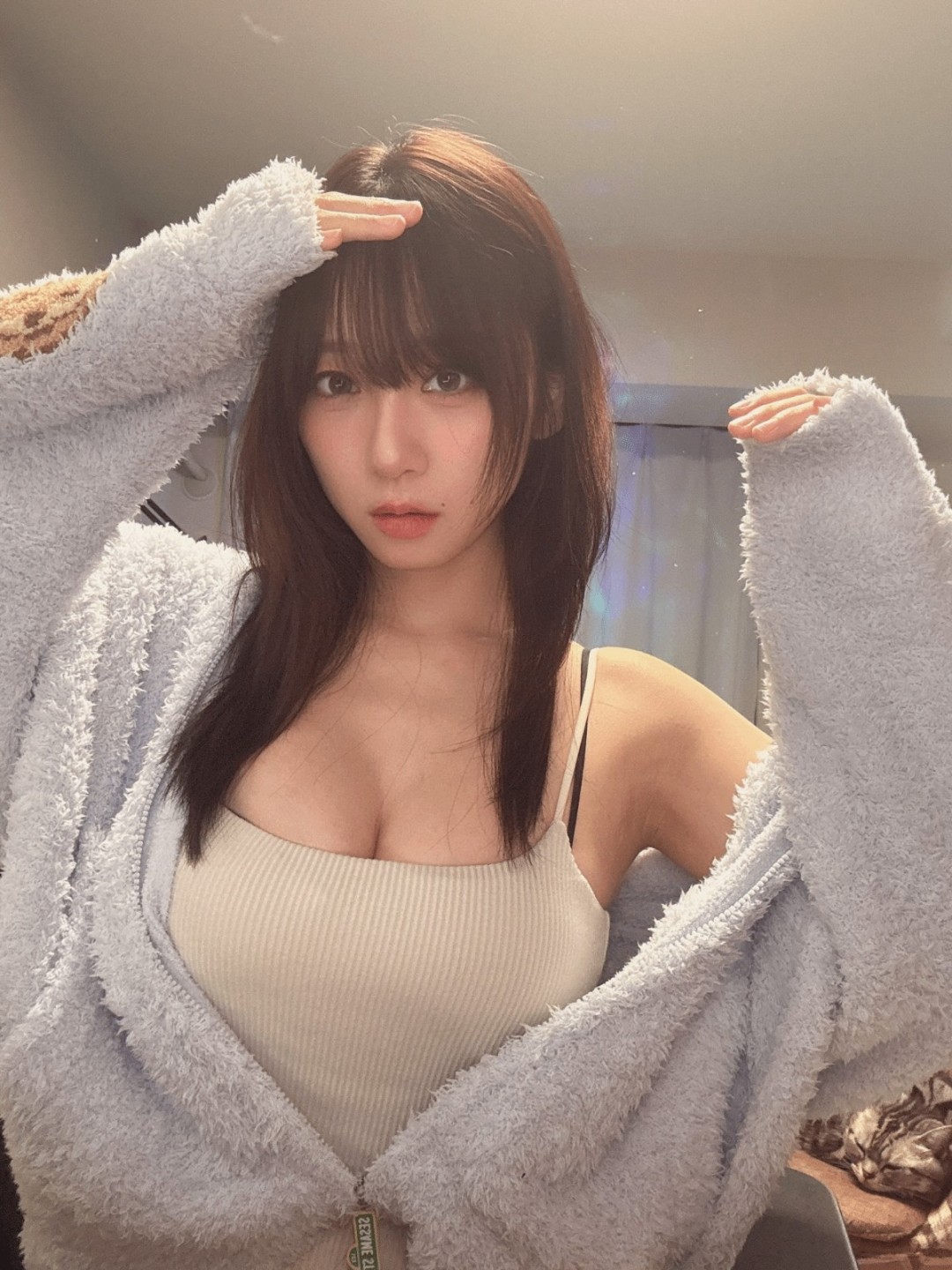 日本寫(xiě)真明星伊織萌分享最新《妮姬》阿妮斯Cos美圖，超大杯純欲天花板