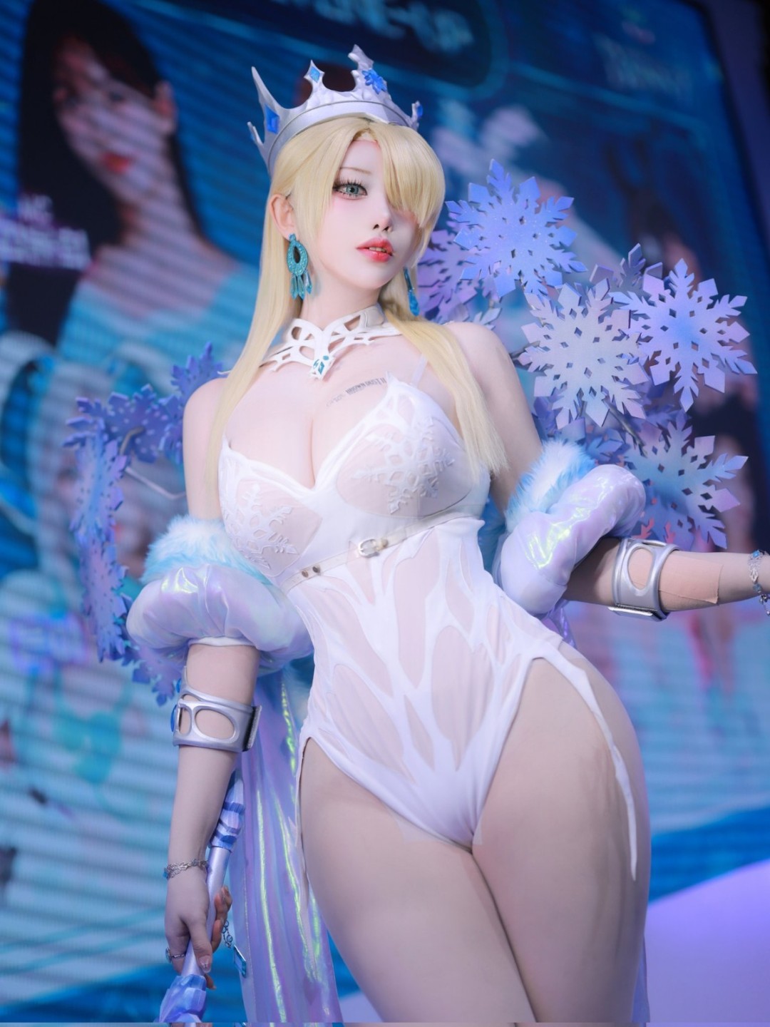 韓援Coser Yasal分享Cos《棕色塵埃2》冰雪女王最新美圖