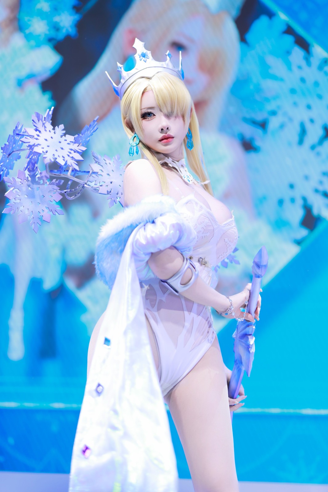 韓援Coser Yasal分享Cos《棕色塵埃2》冰雪女王最新美圖