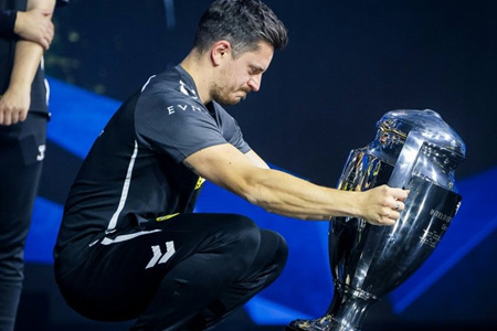 2025 HLTV年度最佳圖集