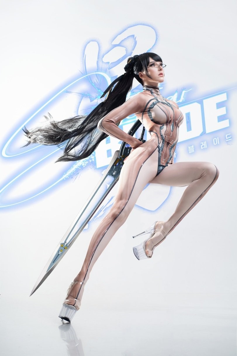 拉脫維亞知名coser兼模特Cos韓國(guó)動(dòng)作游戲《星刃》女主角伊芙