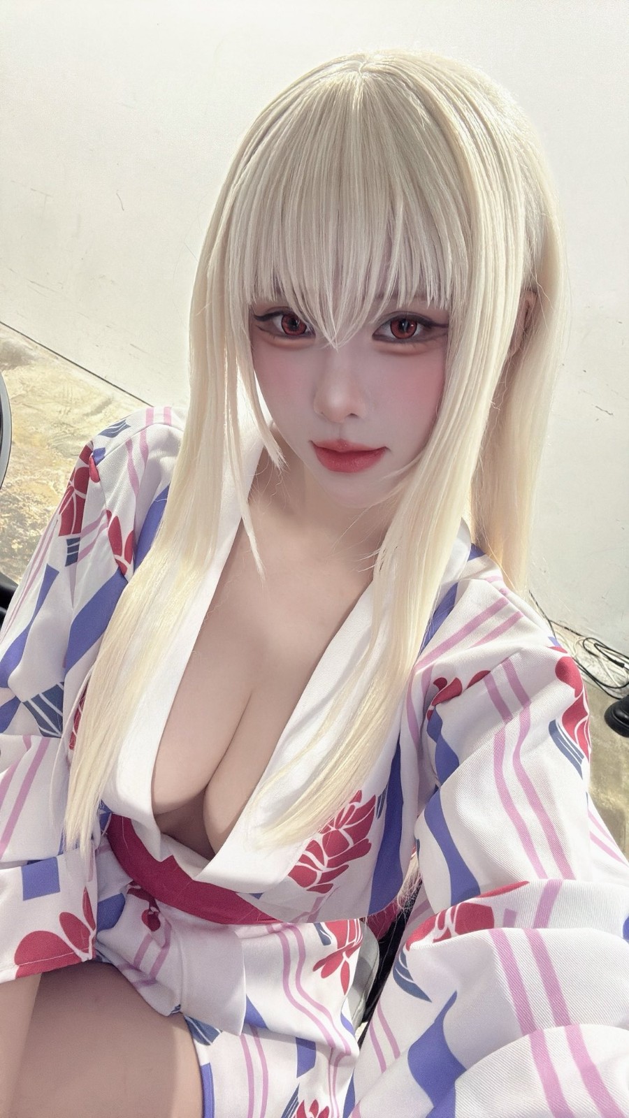 知名Coser小空Cos《棕色塵埃2》溫泉?jiǎng)筒既R德