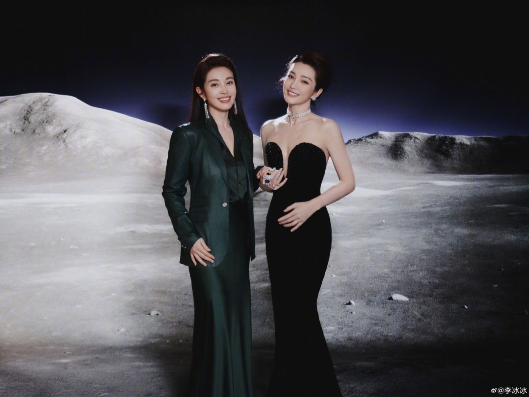 李冰冰和妹妹李雪一起驚艷亮相：內(nèi)娛冰雪奇緣姐妹花