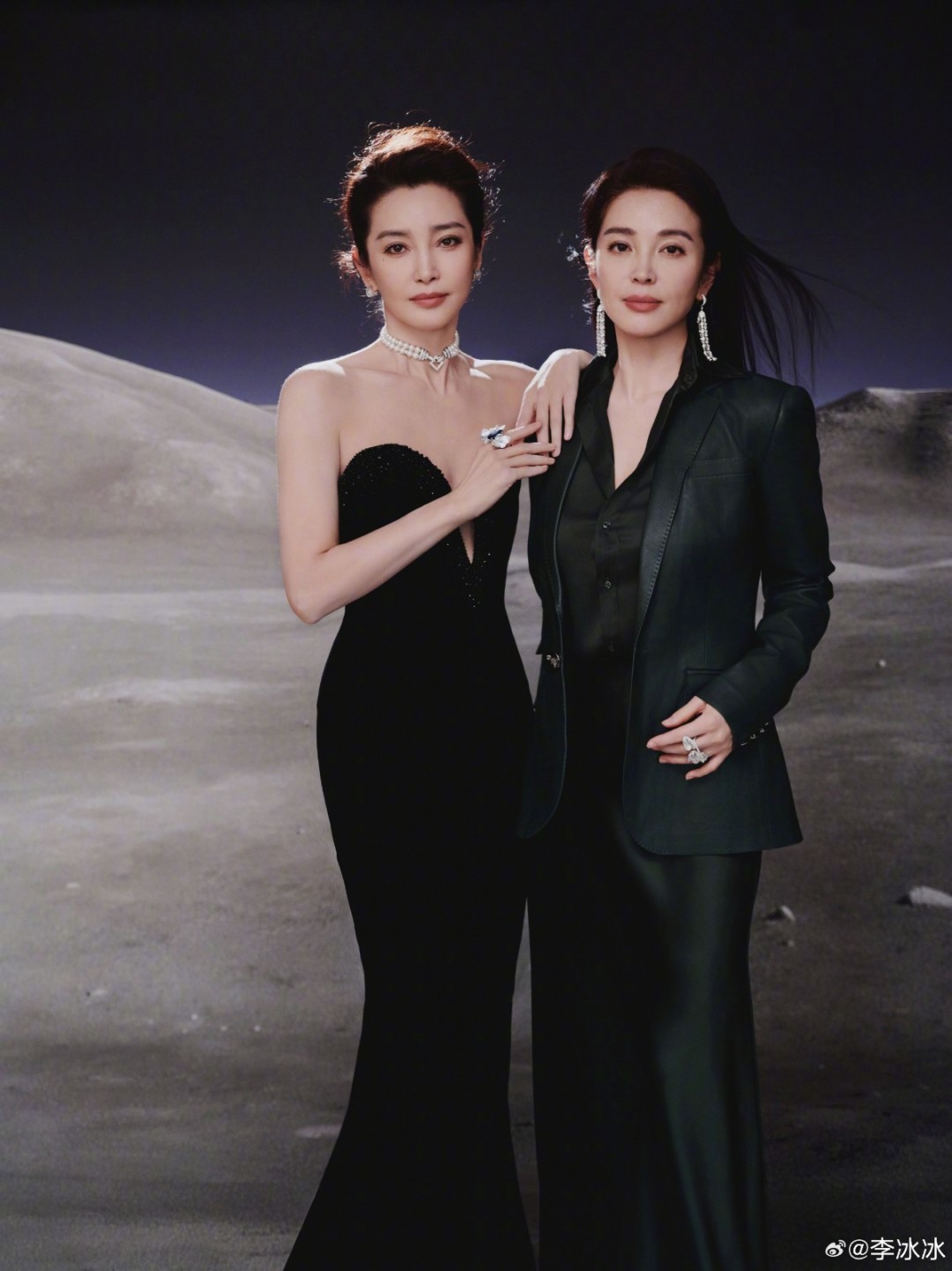 李冰冰和妹妹李雪一起驚艷亮相：內(nèi)娛冰雪奇緣姐妹花